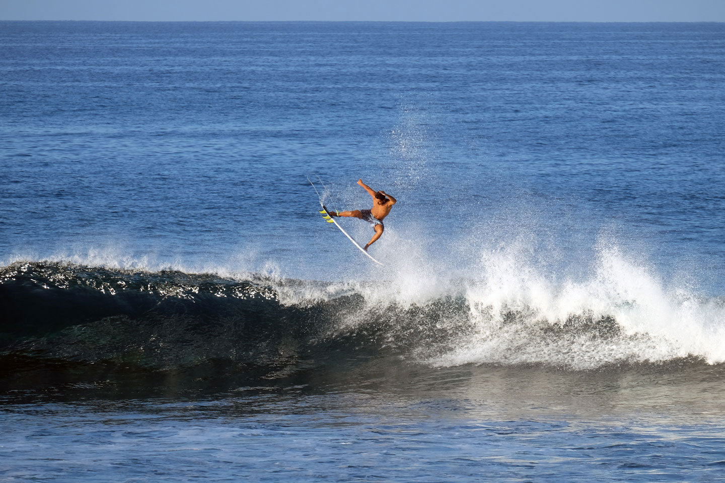 A guide to aerial surfing moves